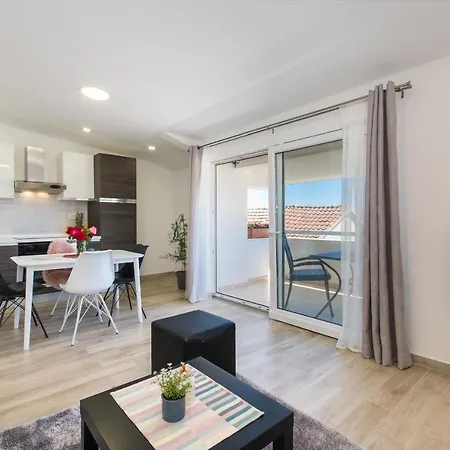 Finta Apartman *